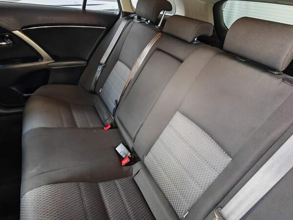 Toyota Avensis Tourer Auto