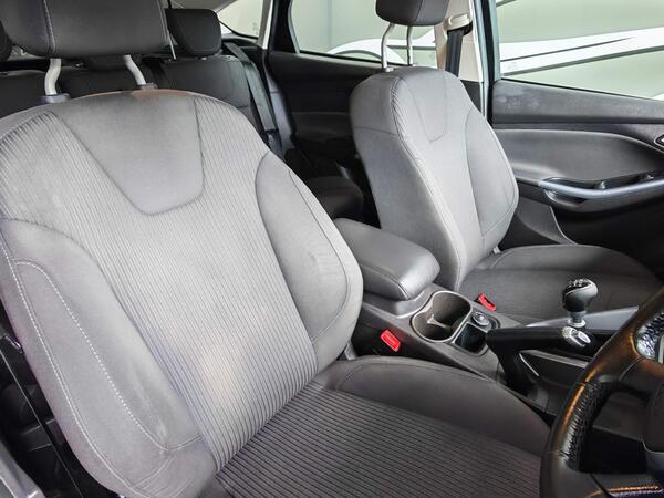 Ford Focus Titanium Navigator