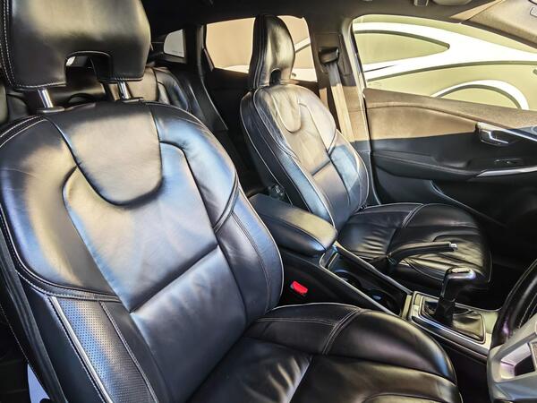 Volvo V40 D4 R-Design Lux Nav