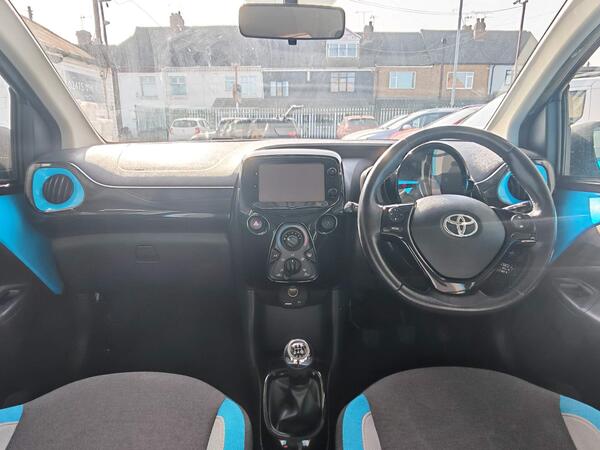 Toyota AYGO VVT-i x-cite