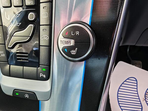 Volvo V40 D4 R-Design Lux Nav