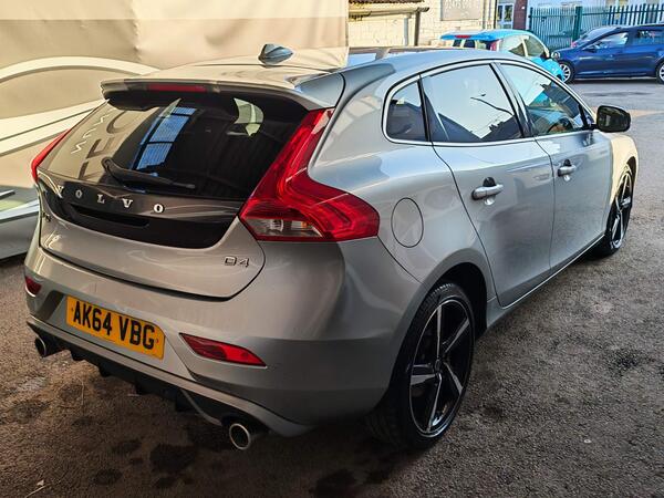 Volvo V40 D4 R-Design Lux Nav