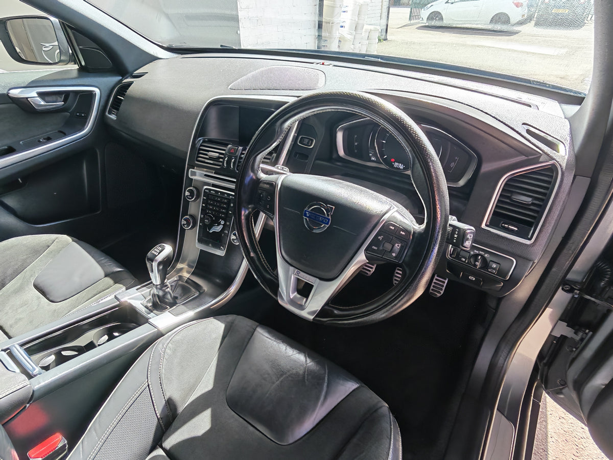Volvo XC-40 R-Design Nav