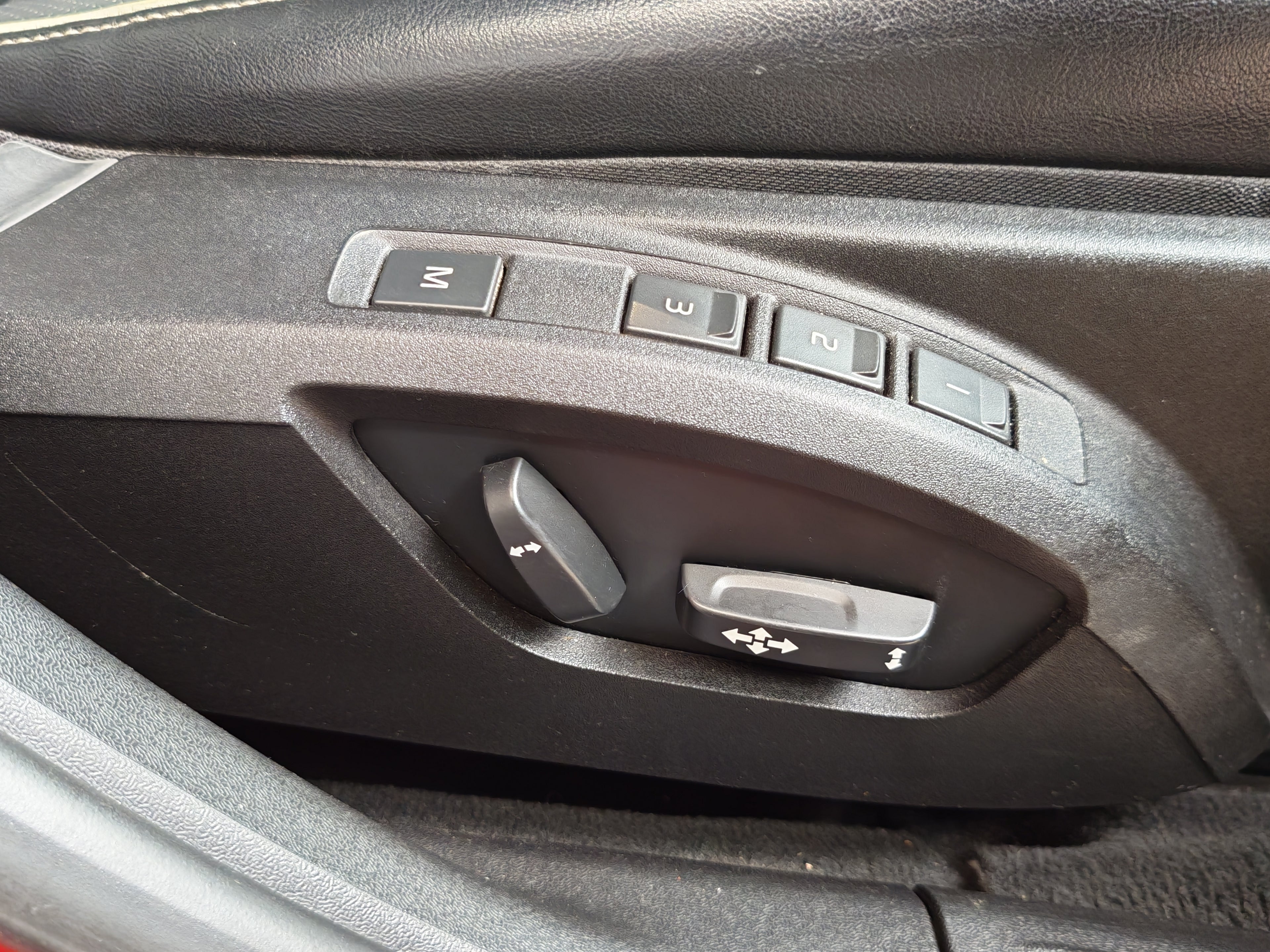 Volvo V40 R-Design Lux Nav