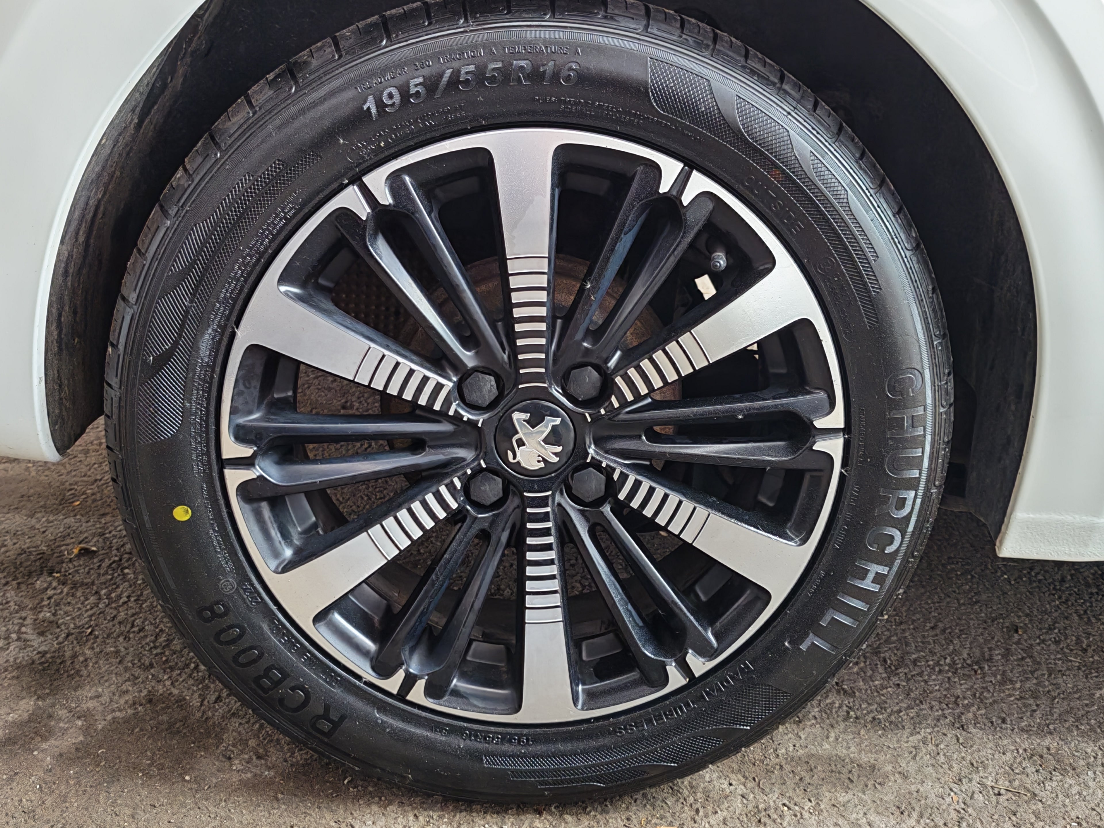 Peugeot 208 Allure Premium