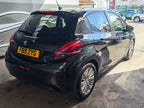 Peugeot 208 Signature