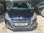 Peugeot 208 Signature