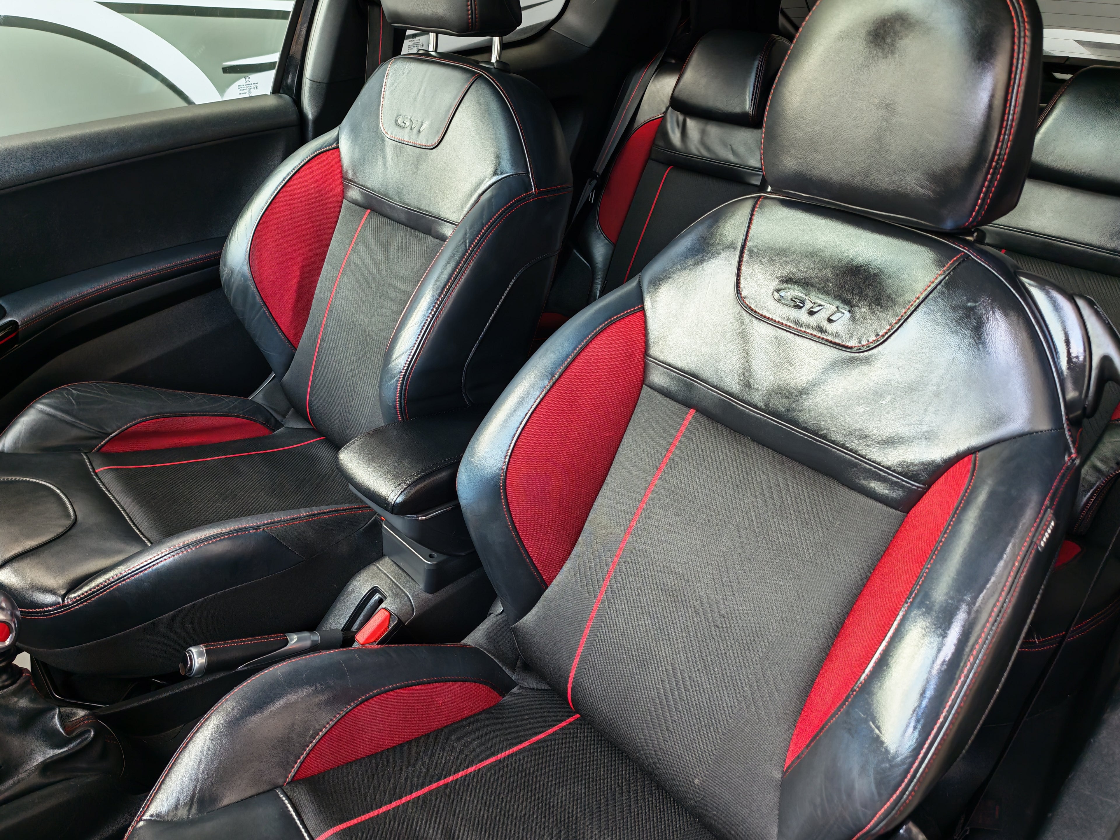 Peugeot 208 GTI Prestige