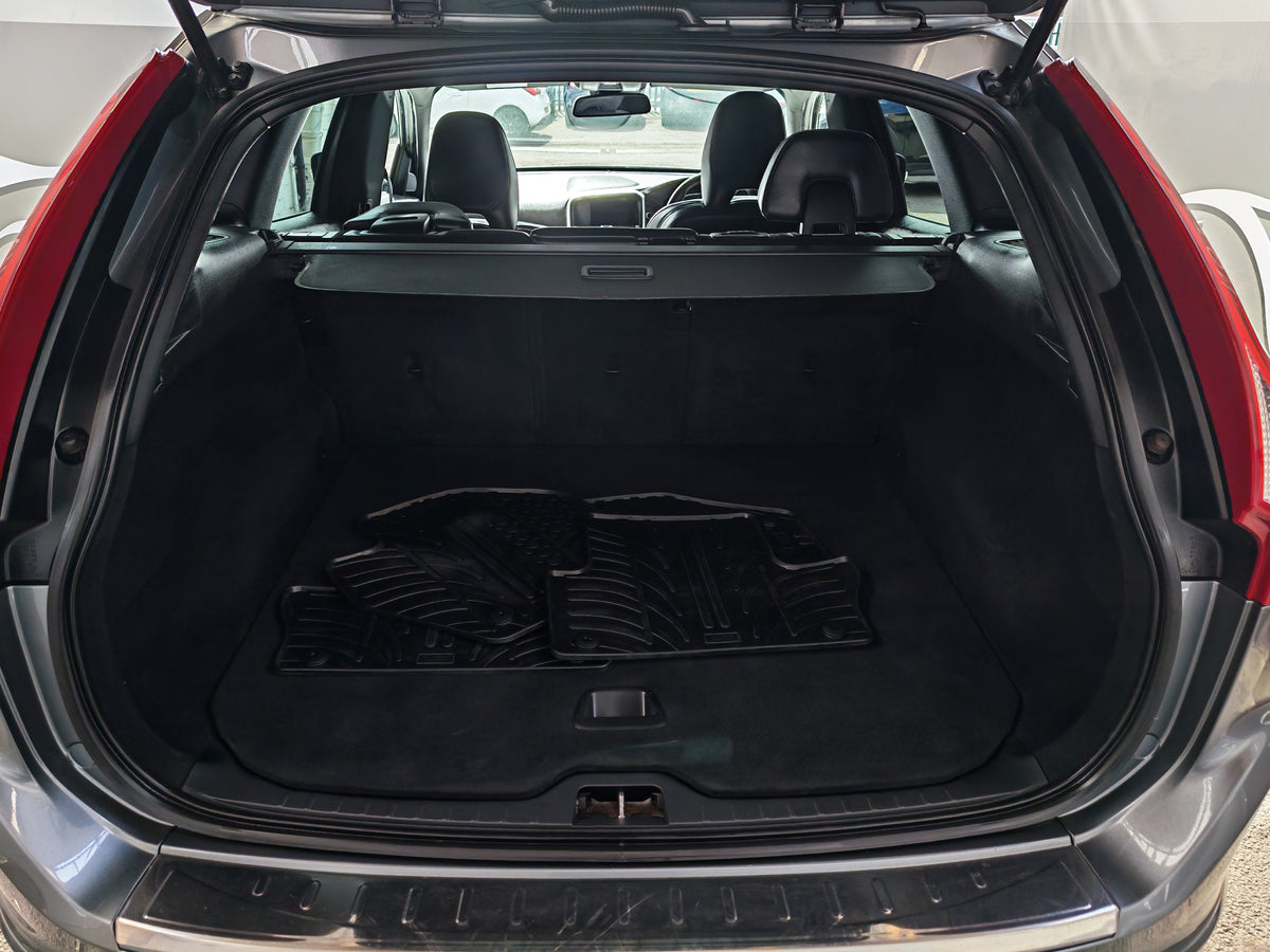 Volvo XC-40 R-Design Nav