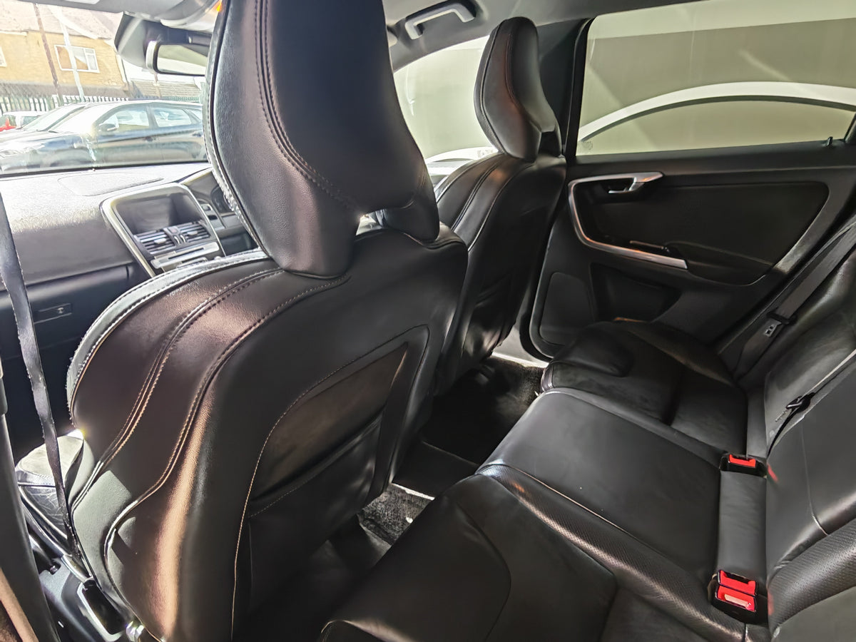 Volvo XC-40 R-Design Nav