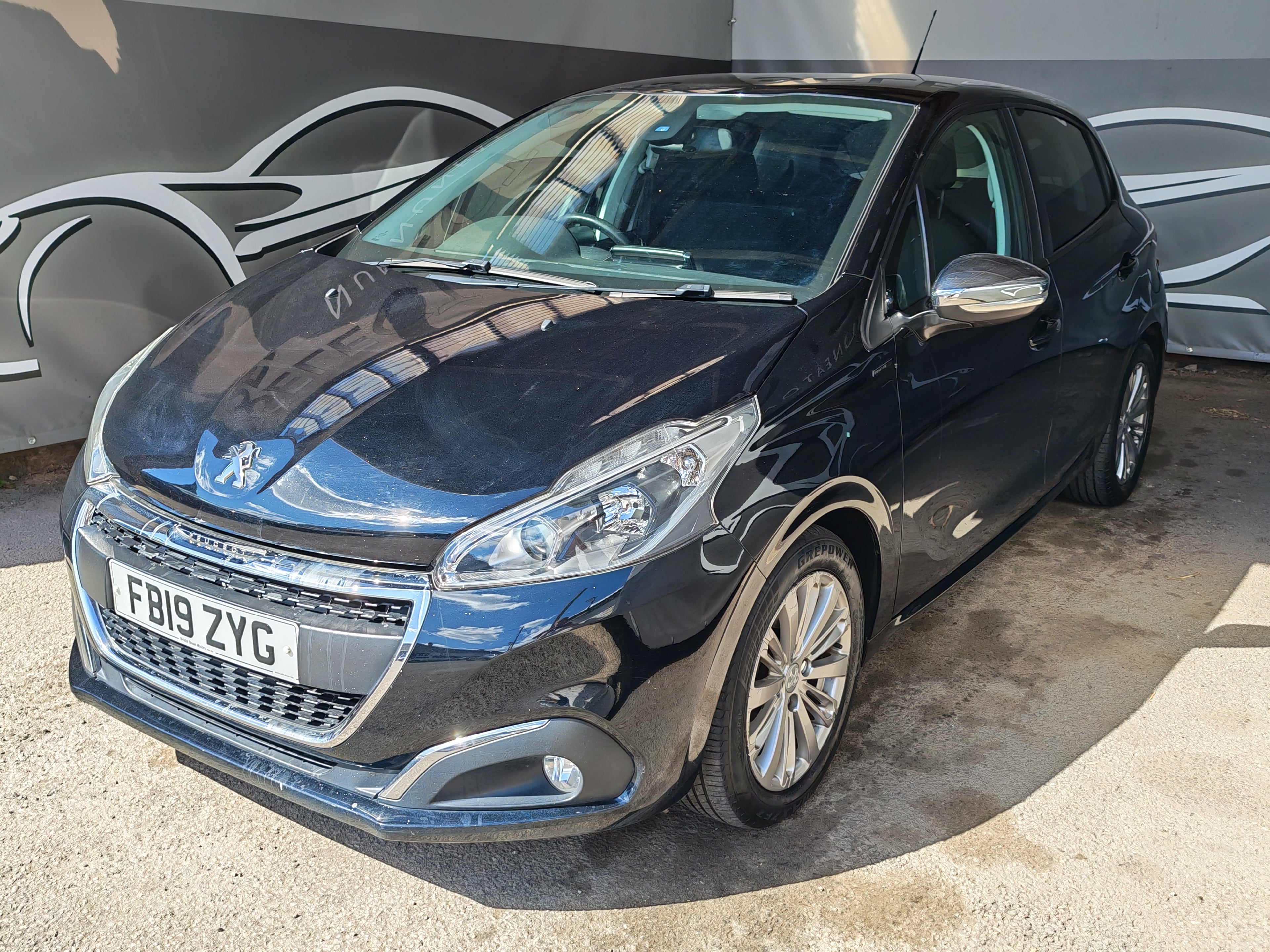 Peugeot 208 Signature