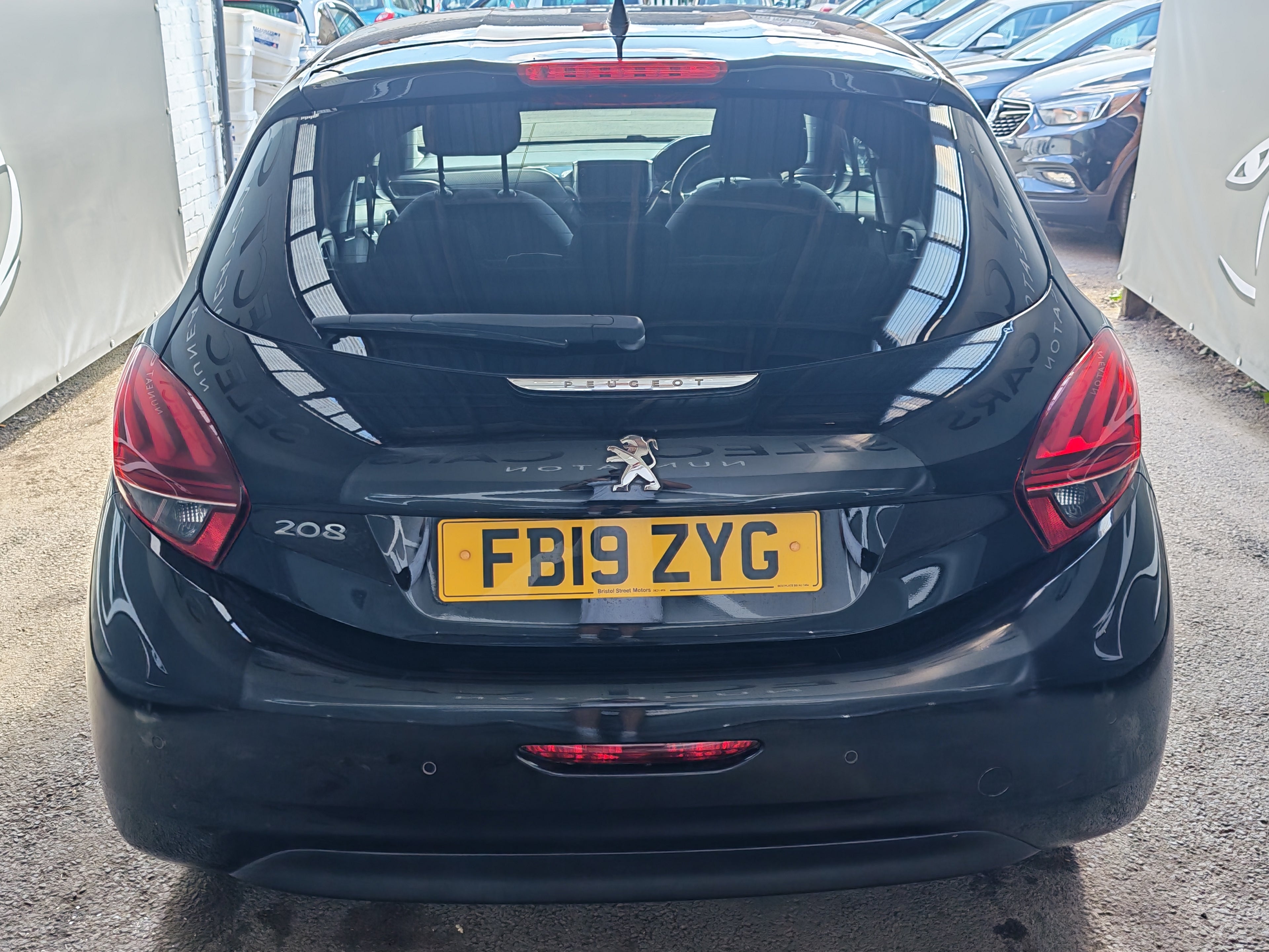 Peugeot 208 Signature