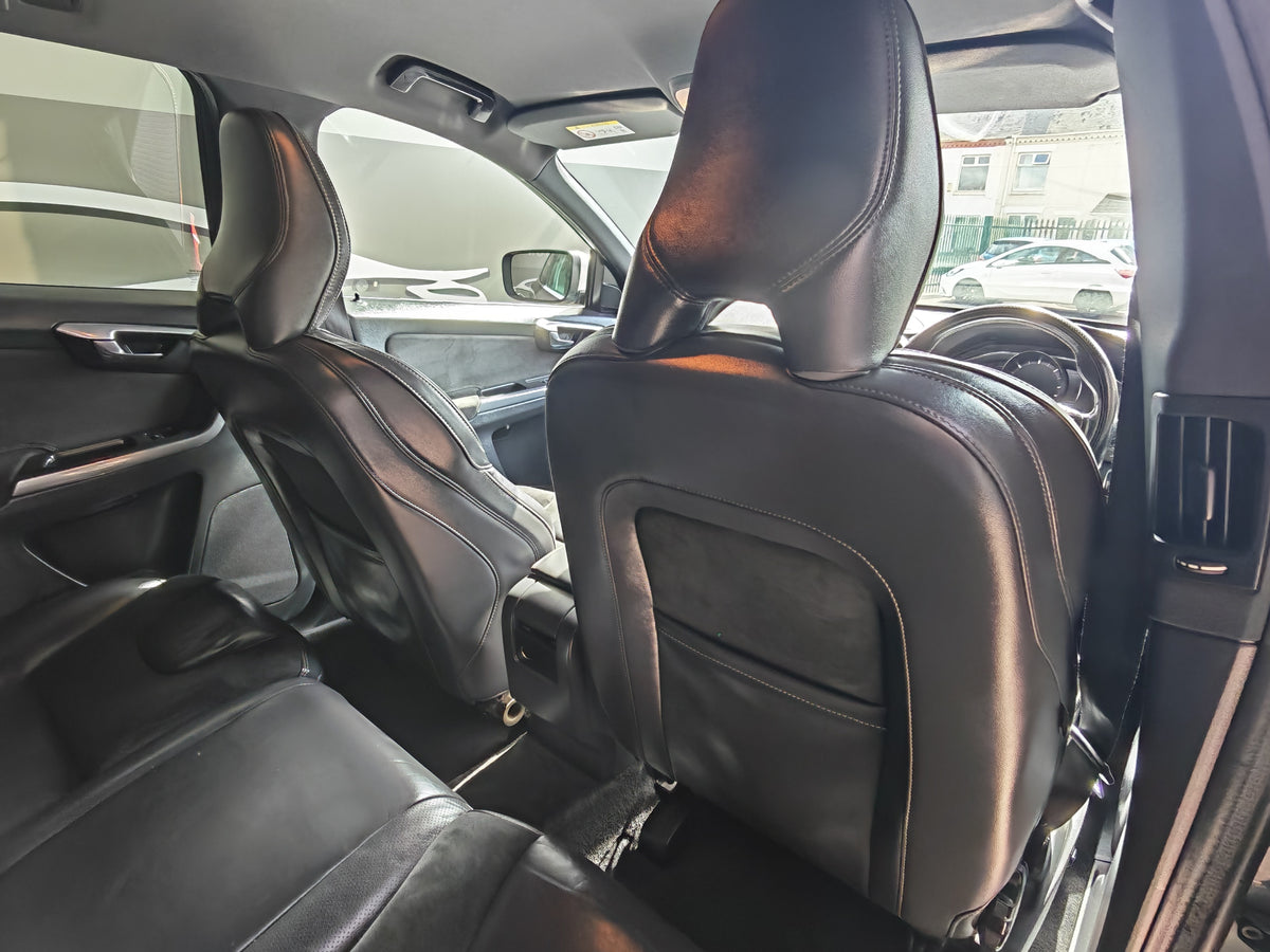 Volvo XC-40 R-Design Nav
