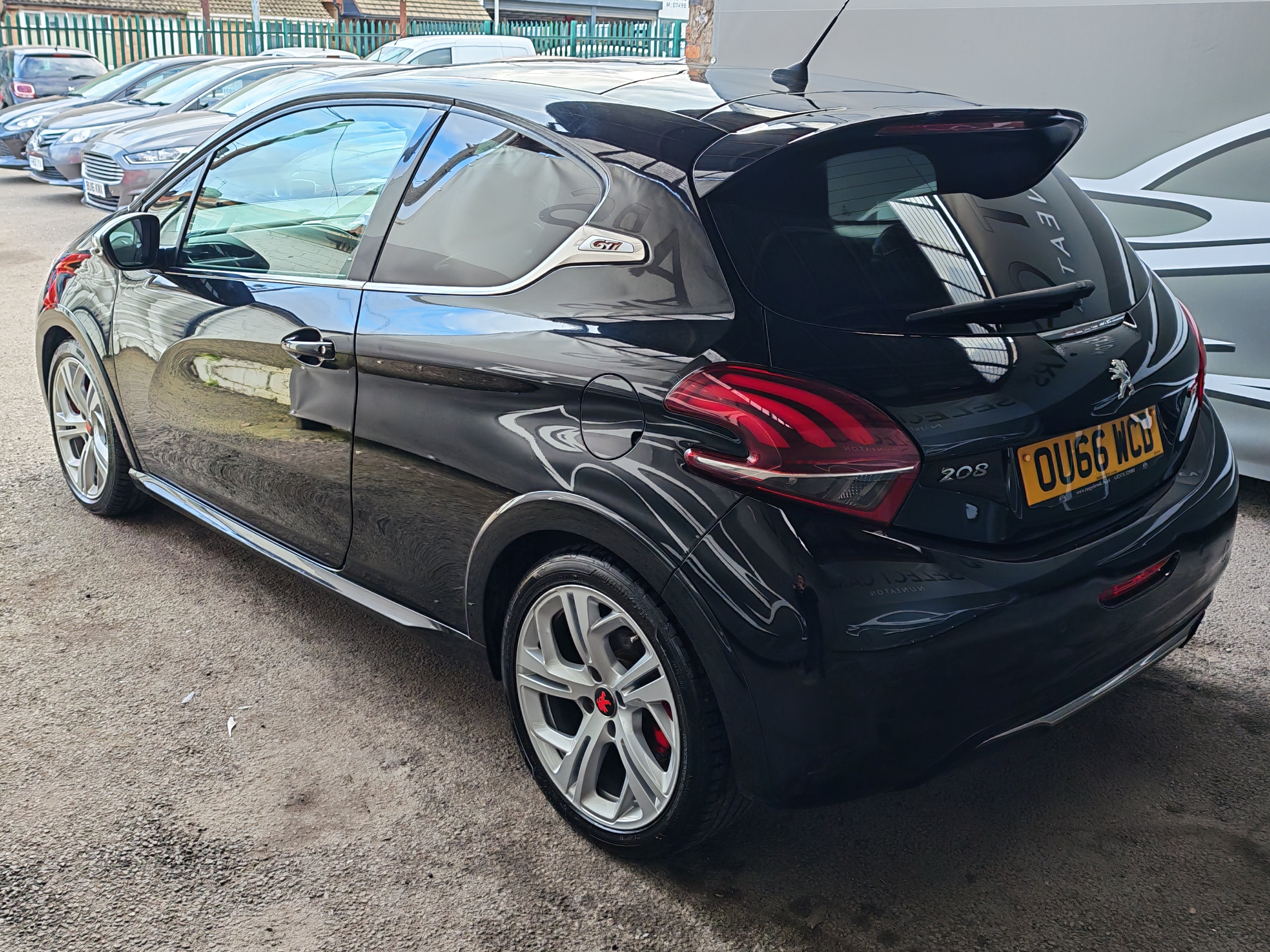 Peugeot 208 GTI Prestige