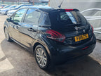 Peugeot 208 Signature