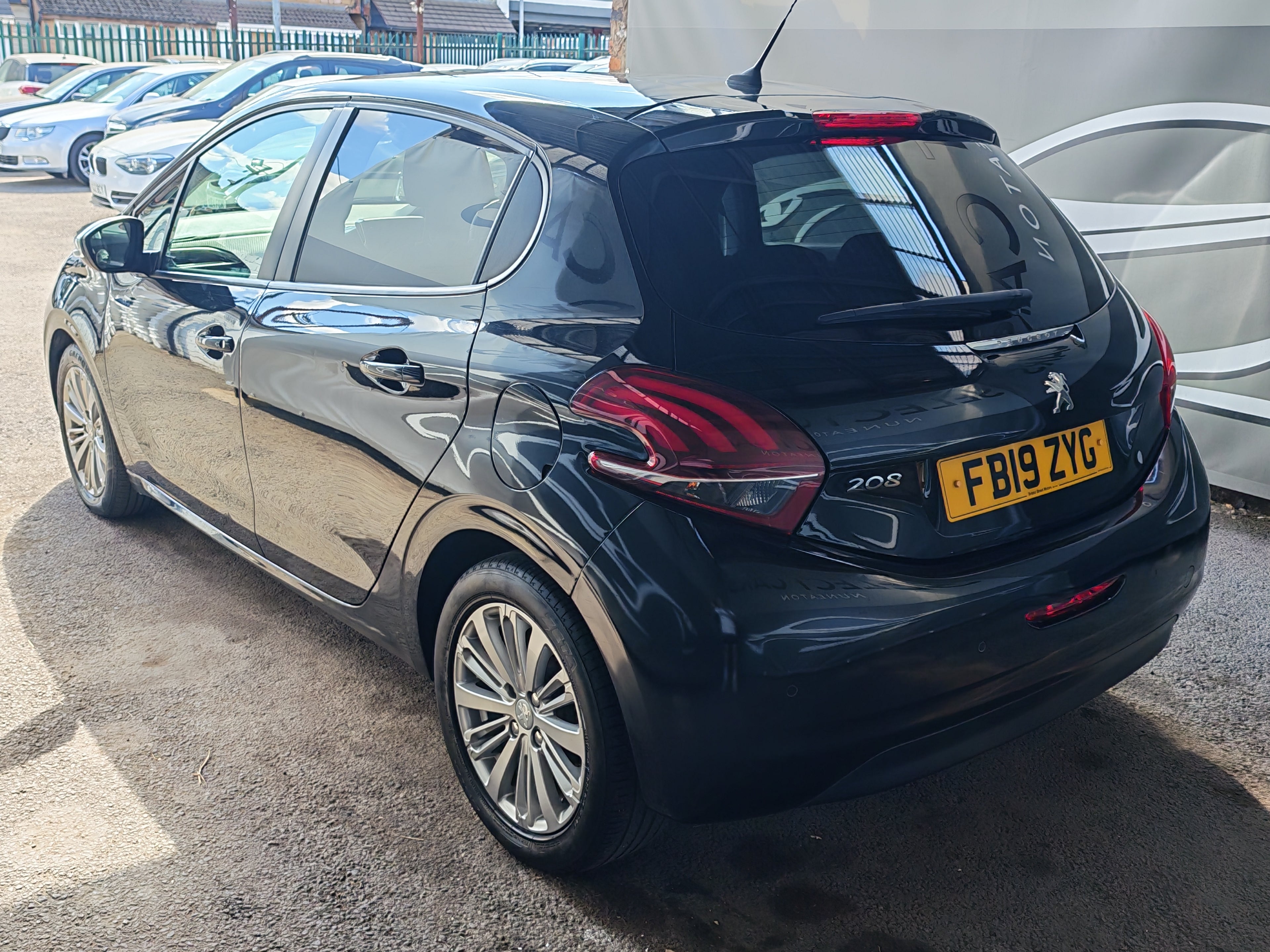 Peugeot 208 Signature