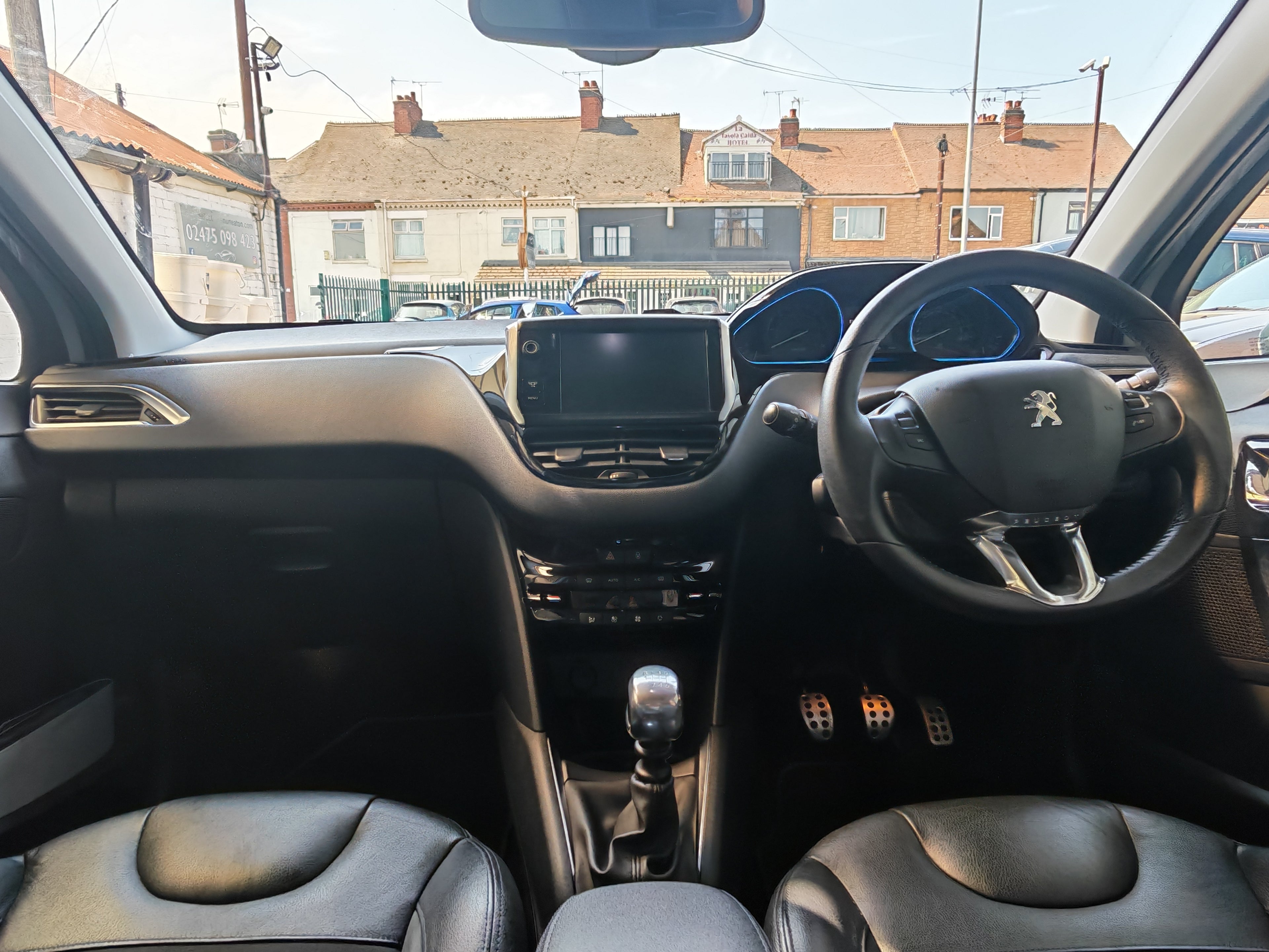 Peugeot 208 Feline