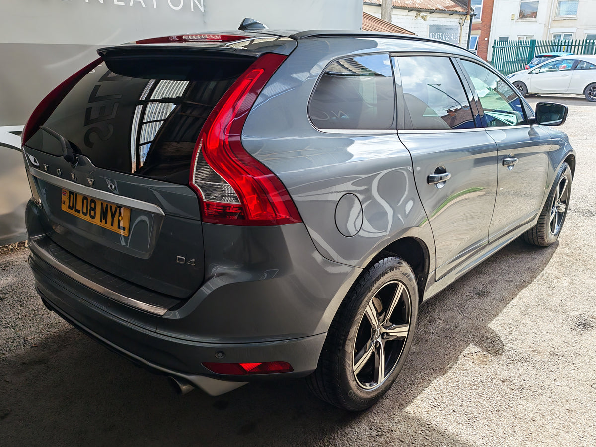 Volvo XC-40 R-Design Nav