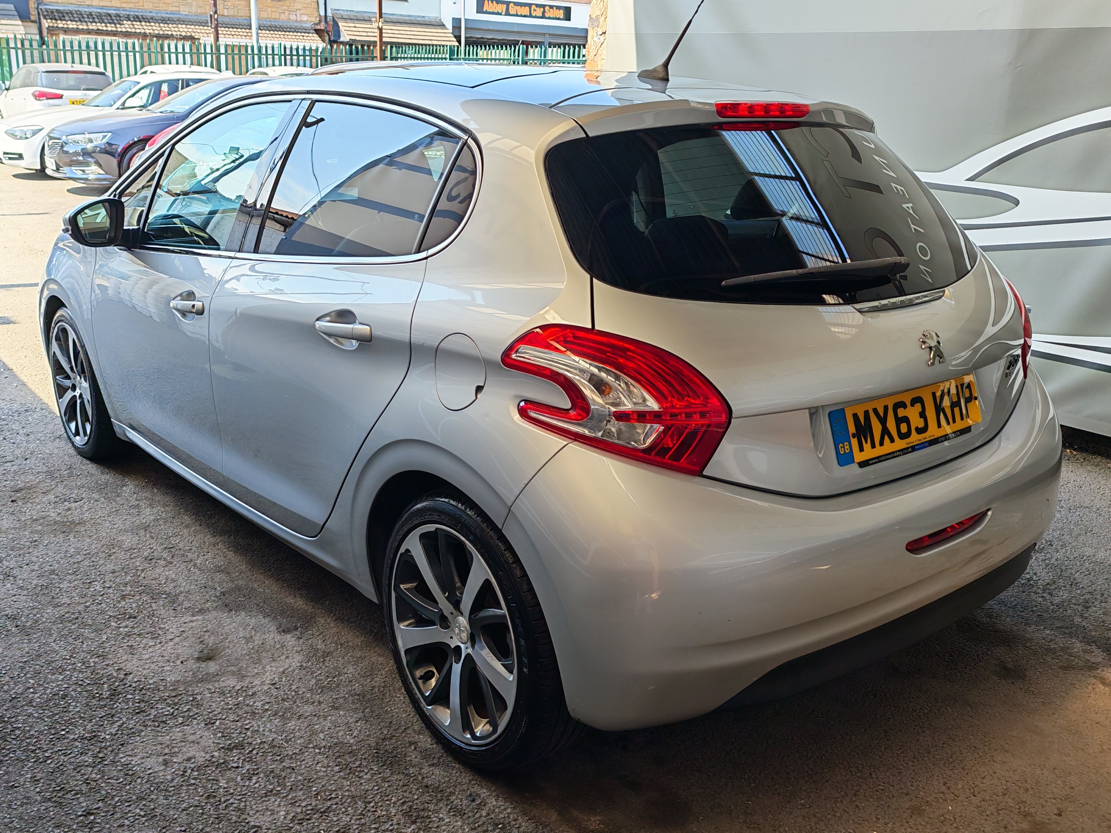 Peugeot 208 Feline