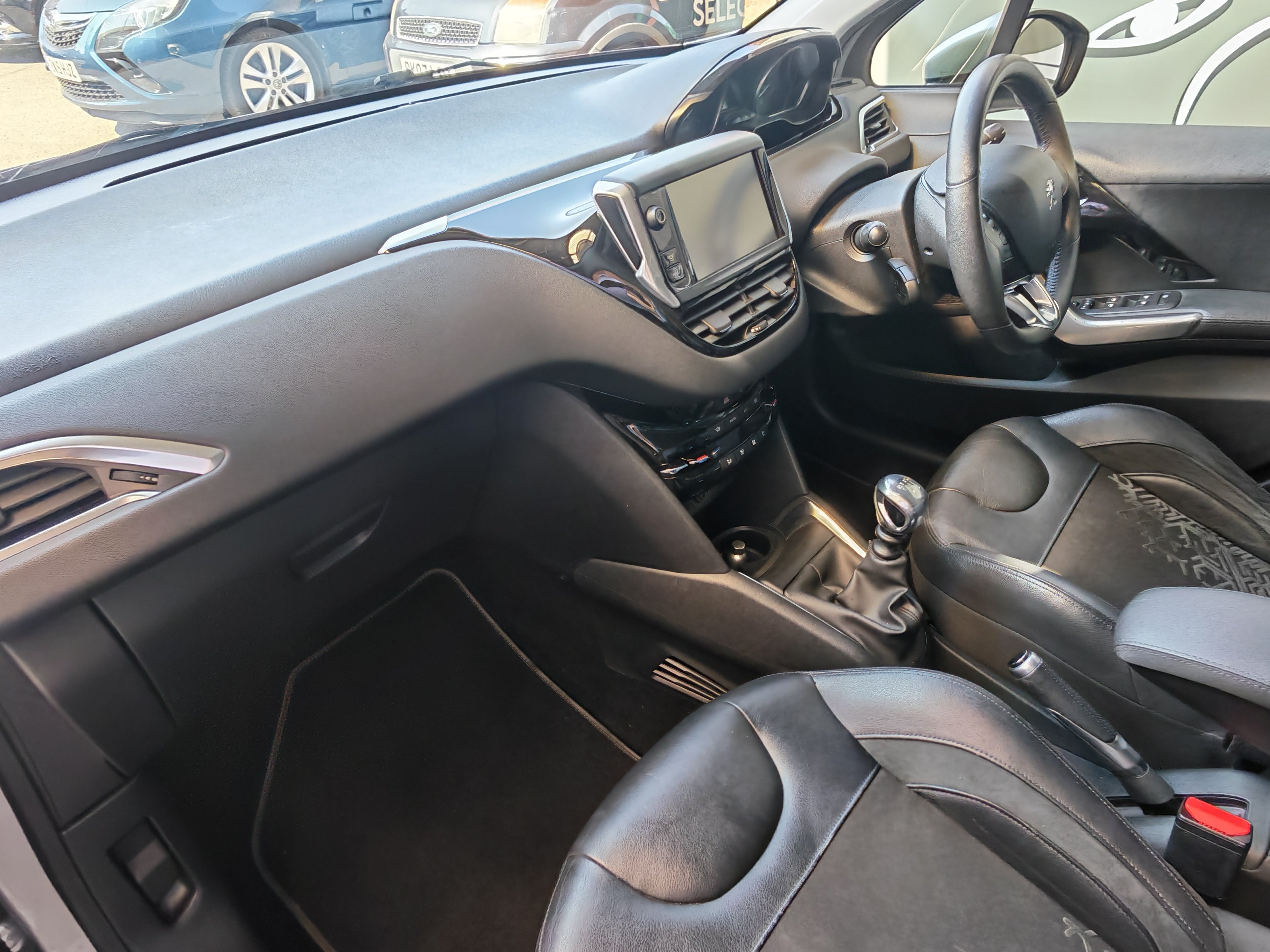 Peugeot 208 Feline