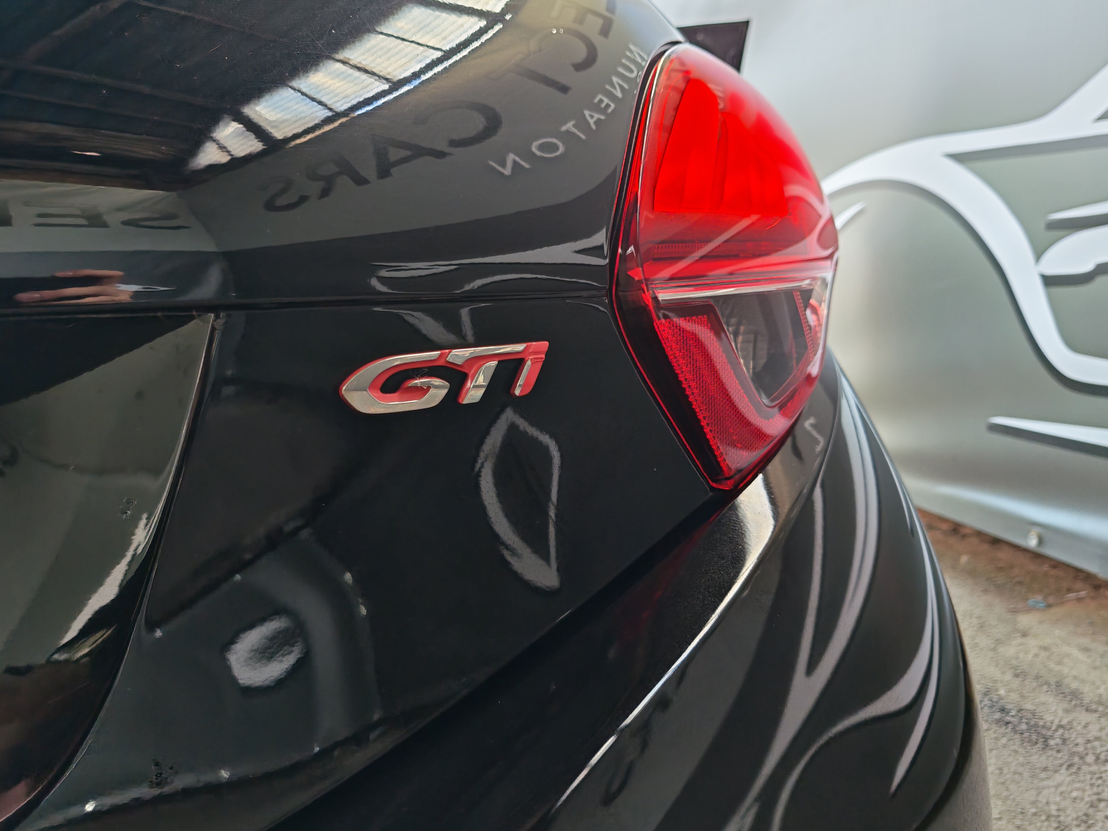 Peugeot 208 GTI Prestige