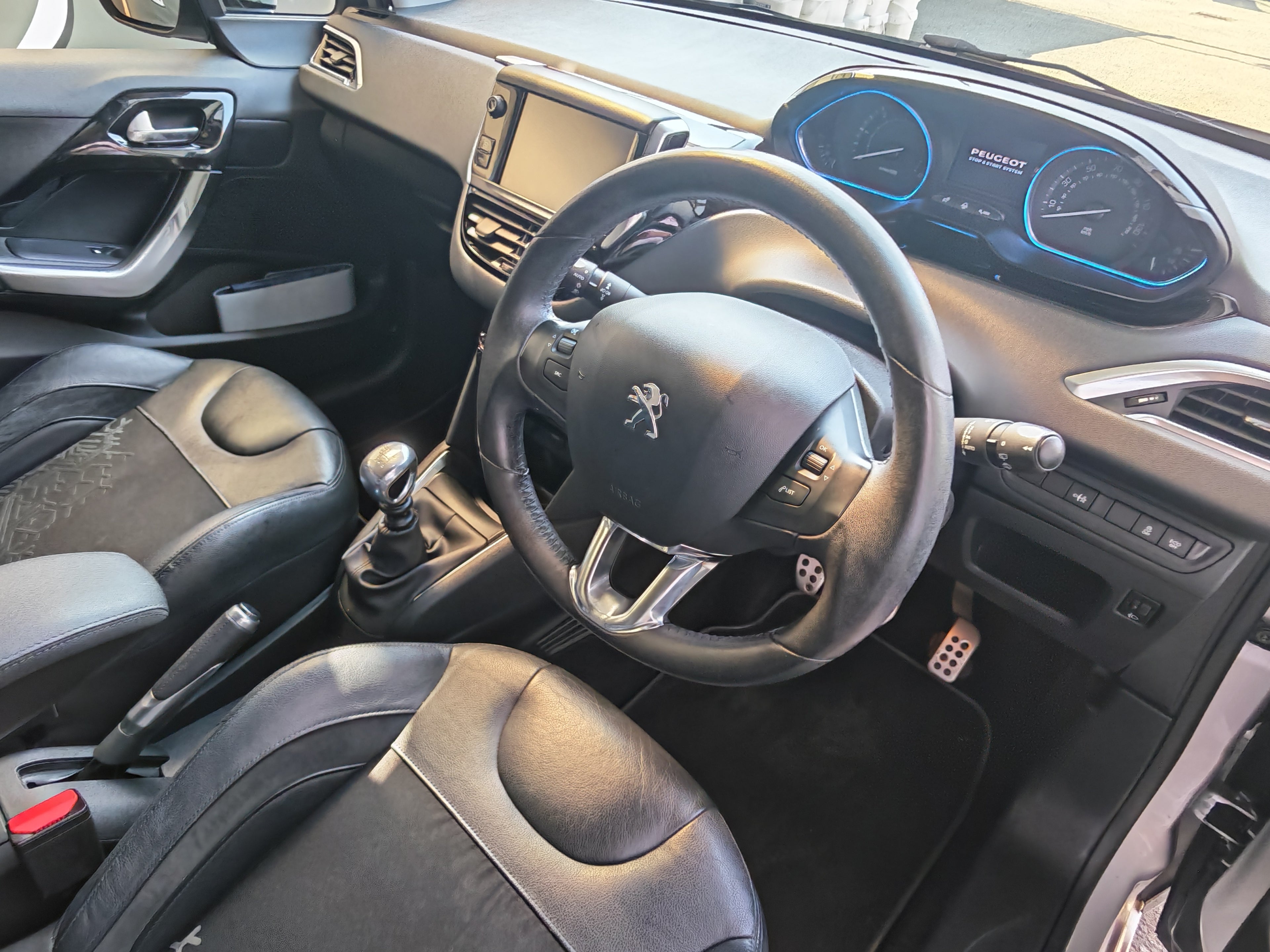Peugeot 208 Feline